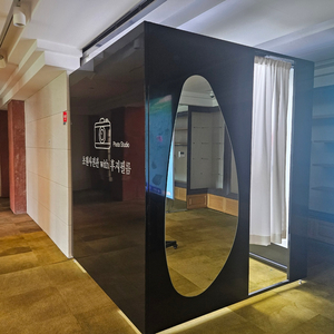 일과사람 포토부스와 함체(철재부스) 세트로 판매합니다