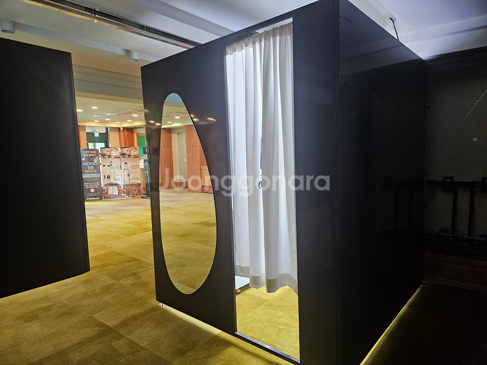 일과사람 포토부스와 함체(철재부스) 세트로 판매합니다--1