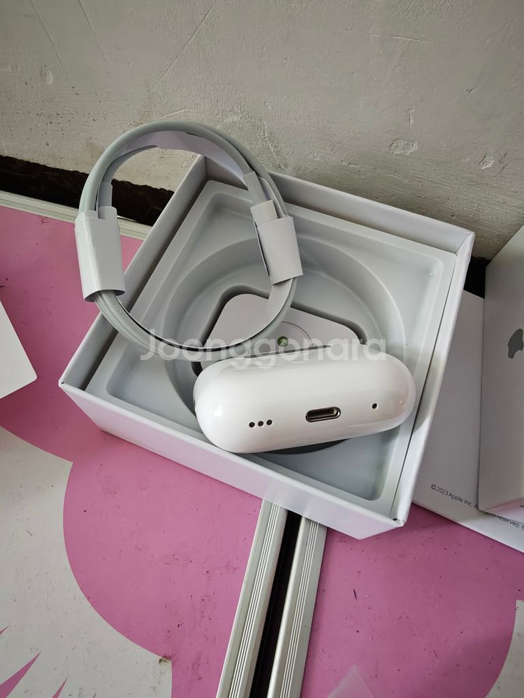 미사용 에어팟 프로2 USB-C 풀구성--4