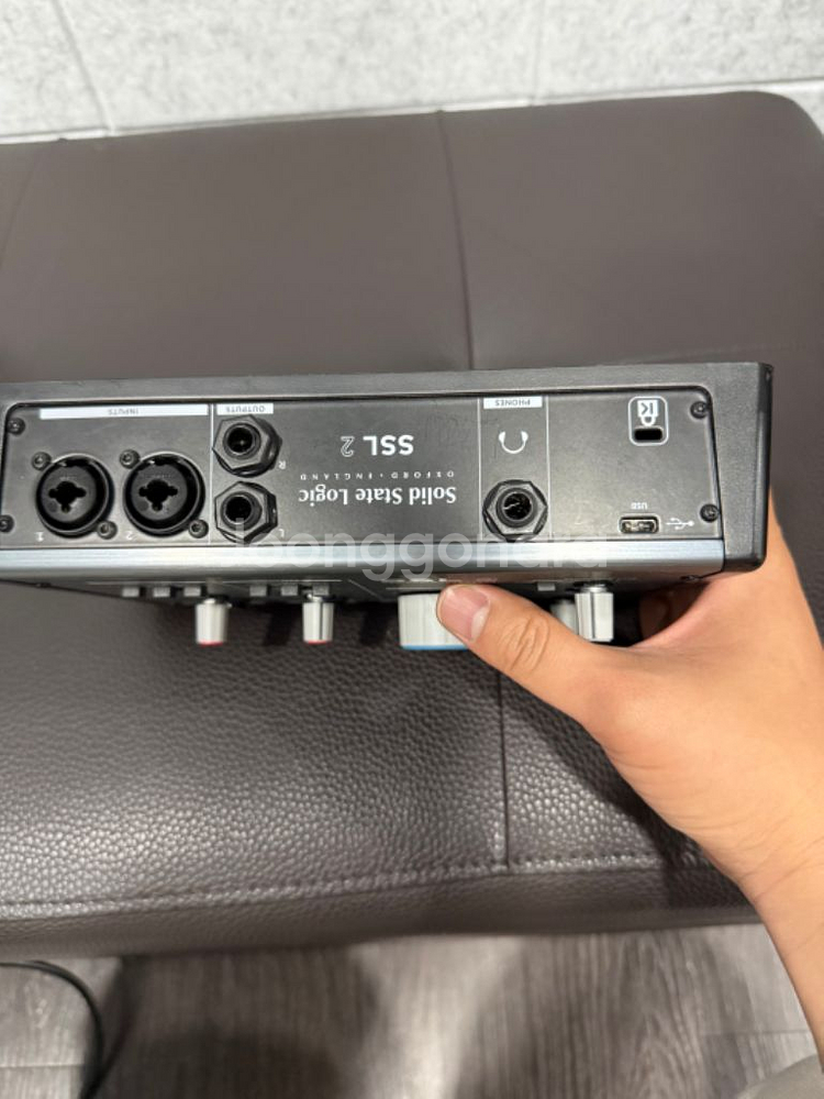 SSL2 오디오 인터페이스 본체와 케이블 싸게 팝니다.--1