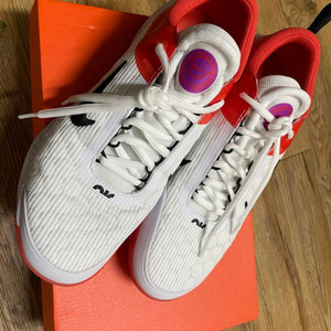 테니스화. 나이키코트 에어줌 NXT.