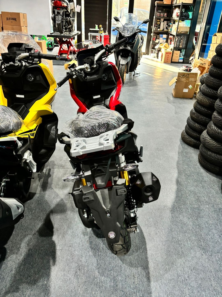 ADV125 오토바이 출퇴근 배달용 125CC 이미지