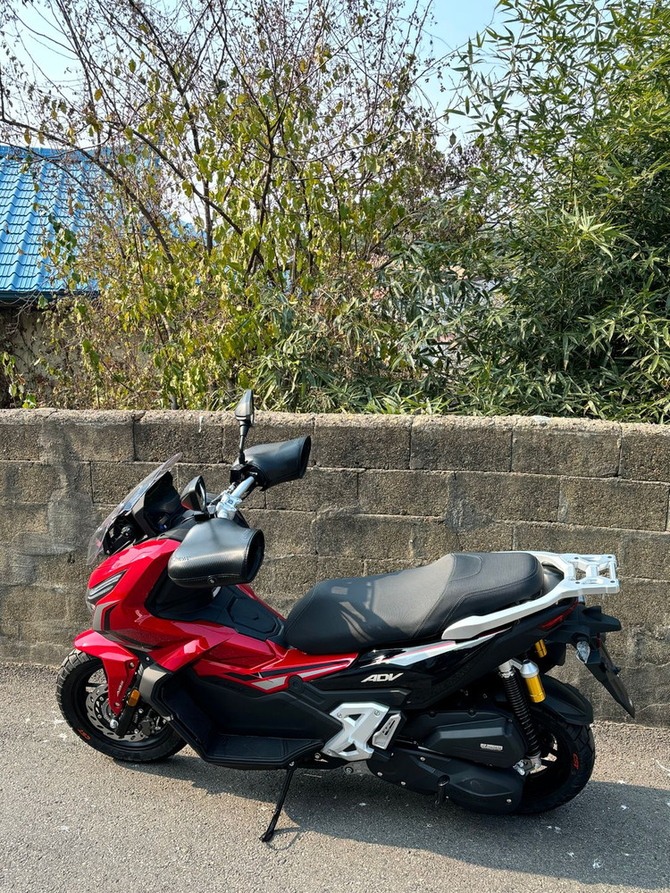 ADV125 오토바이 출퇴근 배달용 125CC 이미지