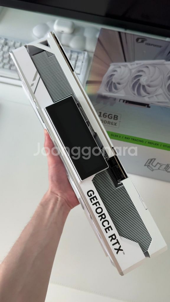 RTX 4080 super vulcan 불칸 화이트--1