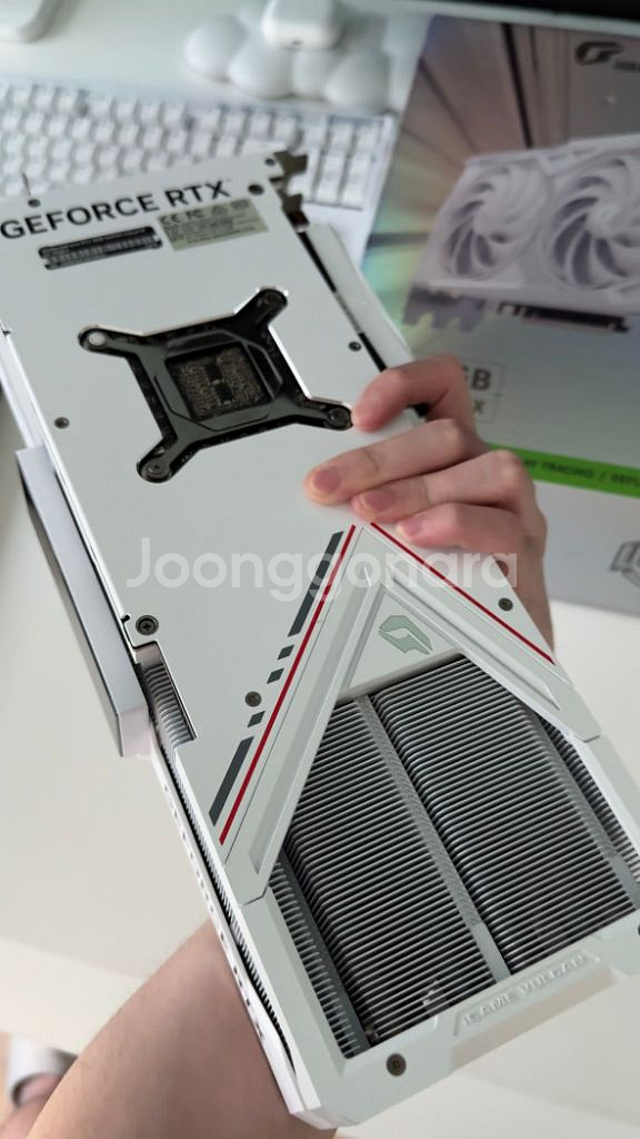 RTX 4080 super vulcan 불칸 화이트--3