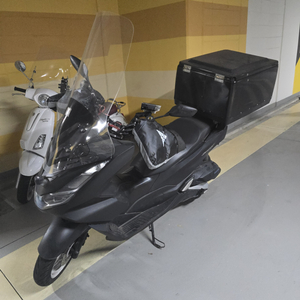 pcx 21년식 abs 팝니다