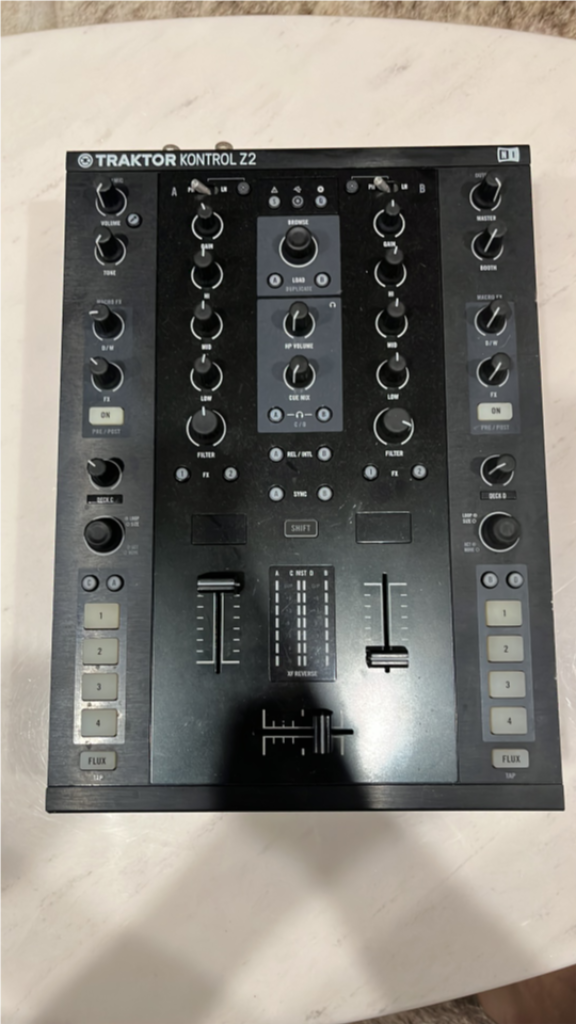 트랙터 Traktor kontrol z2 팝니다