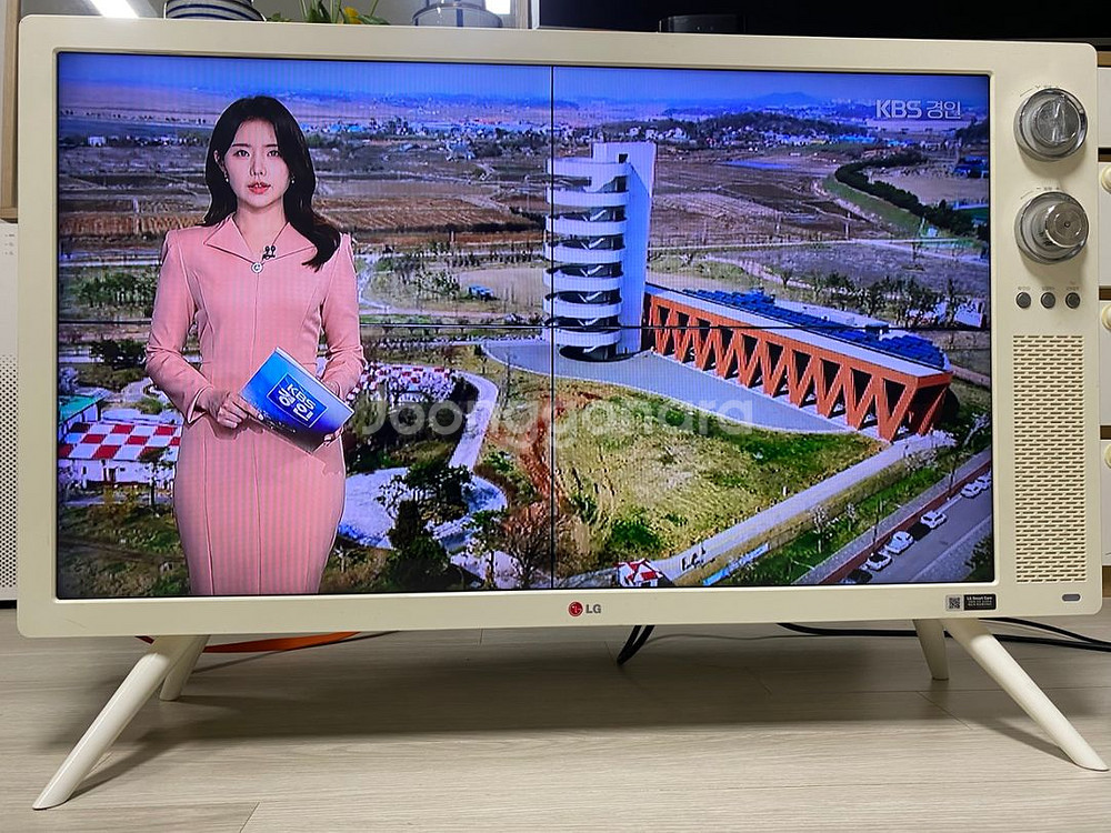 LG 클래식 32인치 TV 10만--2