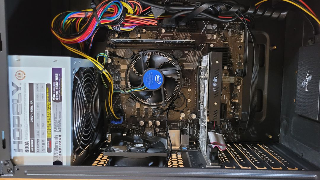 Intel Core i5-11400 데스크탑 PC 이미지