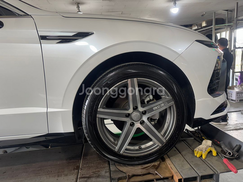 모모 하이퍼스타 18인치 휠 팝니다--4