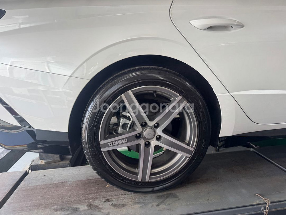 모모 하이퍼스타 18인치 휠 팝니다--3