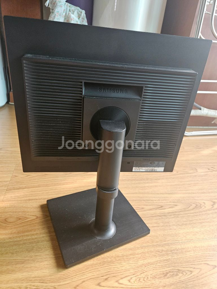삼성 19인치 피벗 모니터--1