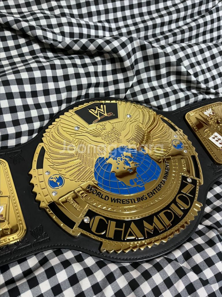 애티튜드 에라 WWE 빅이글 챔피언벨트 판매합니다--1