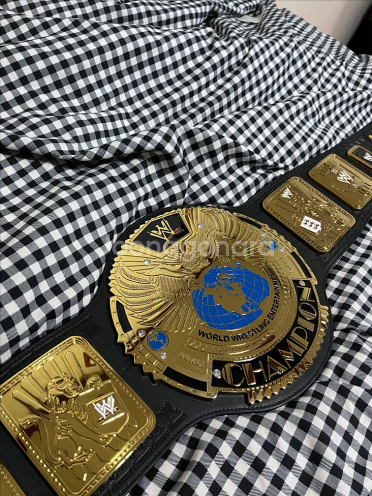 애티튜드 에라 WWE 빅이글 챔피언벨트 판매합니다--2