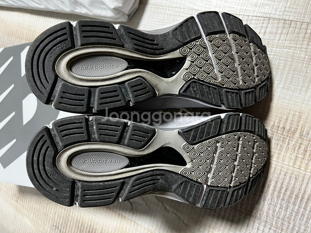 뉴발란스 990v4 260 팝니다--3
