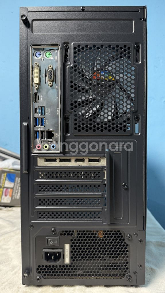 인텔 i7 8700K RTX2060 게이밍 어항본체--3