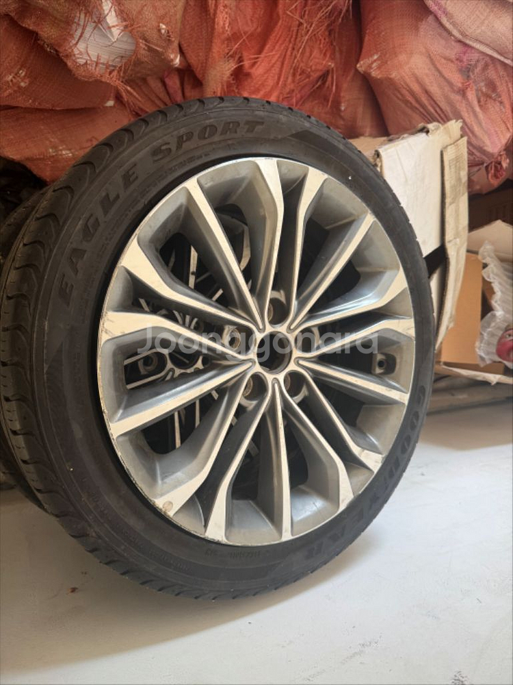 제네시스dh 18인치 휠 타이어 4짝 세트 판매합니다--0