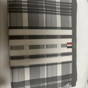 톰브라운 4선 클러치 그레이