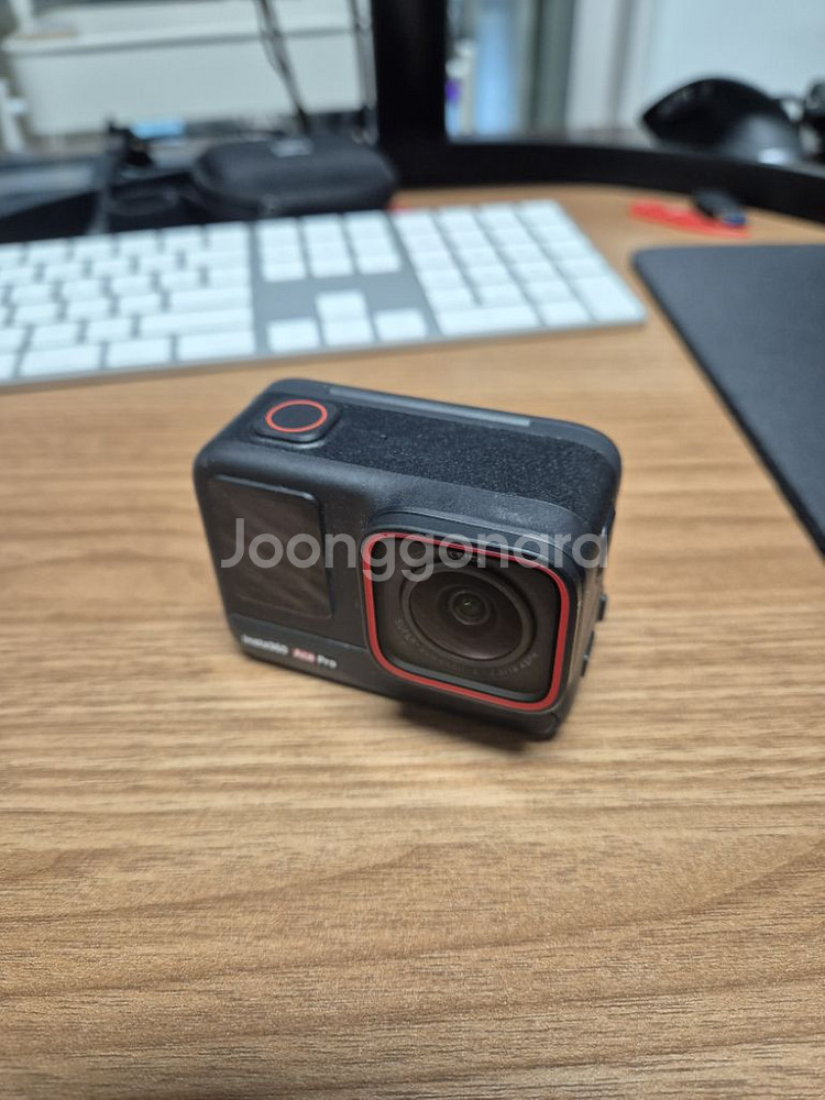 인스타360 acepro (배터리 3개 포함)--0