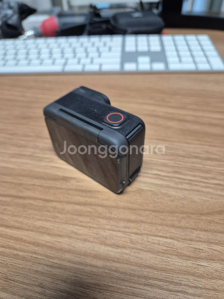 인스타360 acepro (배터리 3개 포함)--1