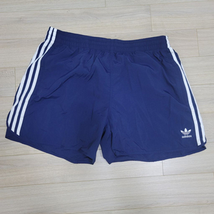 아디다스 클래식 쇼츠 xl 105 네이비 반바지