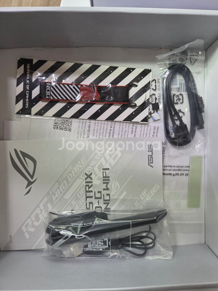 ASUS Rog Strix B760-G 인텔 메인보드--1