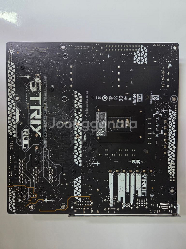 ASUS Rog Strix B760-G 인텔 메인보드--3