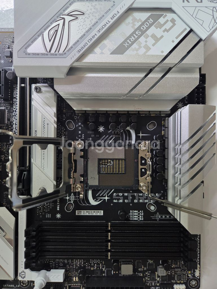 ASUS Rog Strix B760-G 인텔 메인보드--4