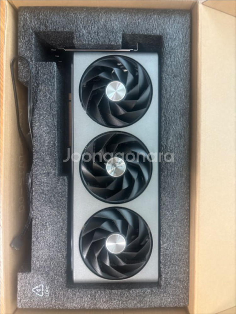 사파이어 라데온 RX 7900 XTX NITRO+--1
