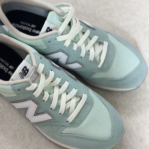 새상품)뉴발란스 NewBalance WL996T 240