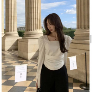 브론 스퀘어넥 블라우스