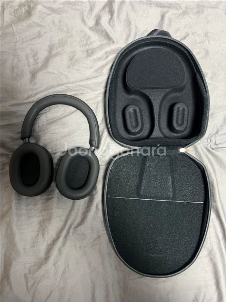 소니 WH-1000XM5 Black--2