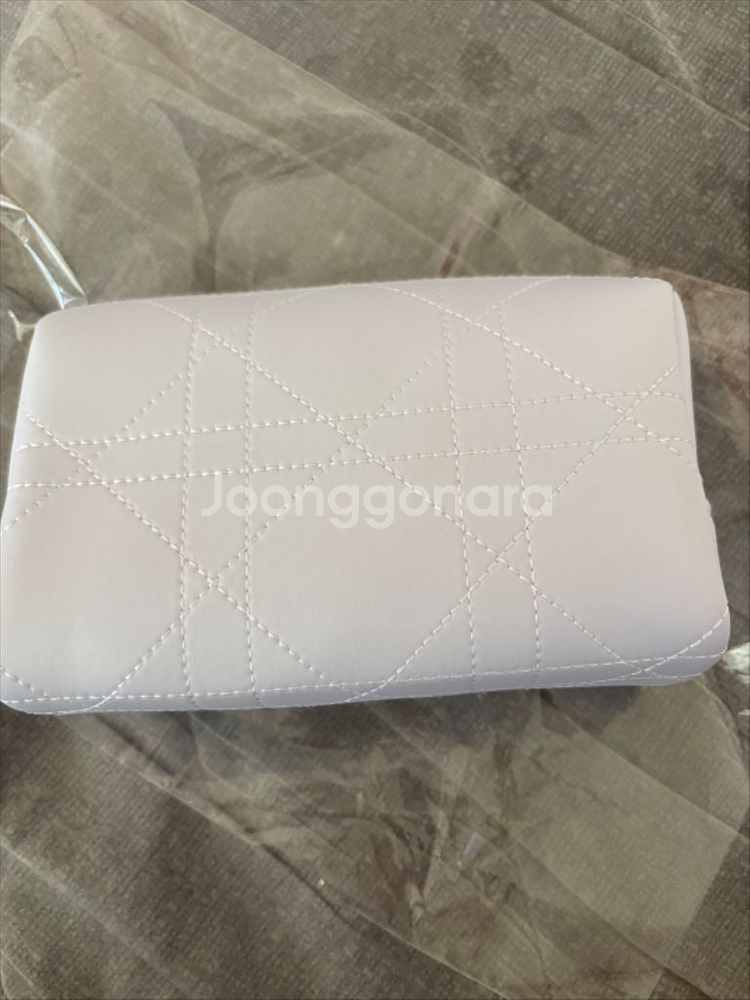 디올 뷰티 파우치(까나쥬)--1
