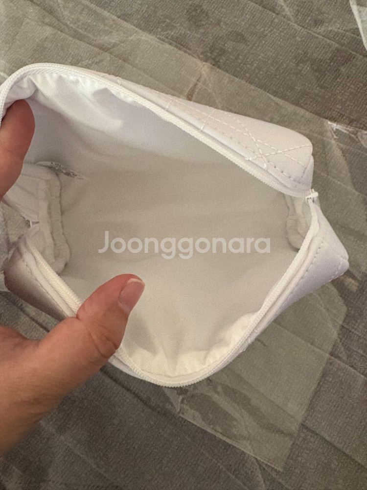 디올 뷰티 파우치(까나쥬)--2