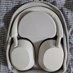 소니 WH-1000XM5 헤드폰