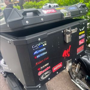 오토바이 탑박스 85L 판매합니다.
