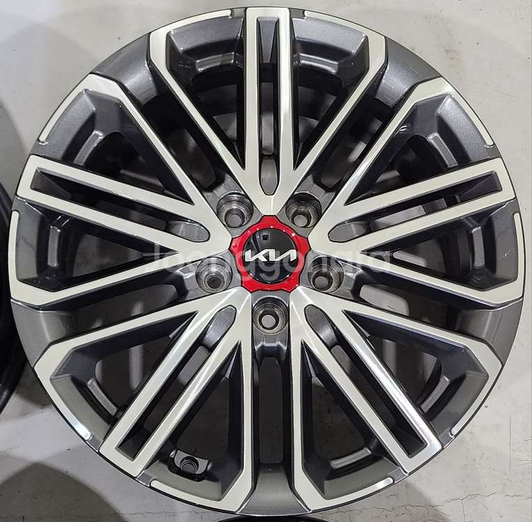 더뉴 K3 GT 18인치 휠, k3 18인치 휠--3