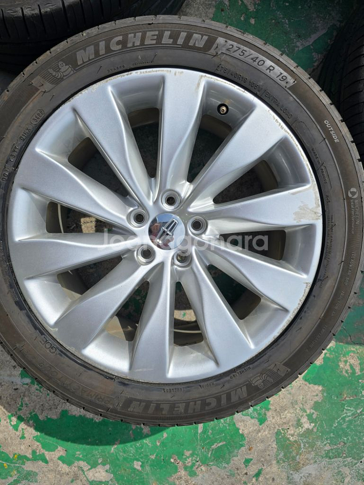 부산 링컨 MKS 순정19인치 휠타이어셋트 판매합니다--1