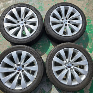 부산 링컨 MKS 순정19인치 휠타이어셋트 판매합니다