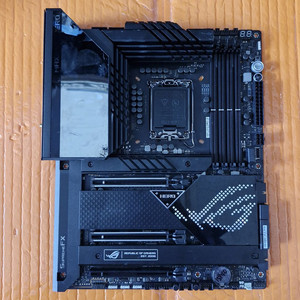 ASUS ROG Maximus Z690 HERO