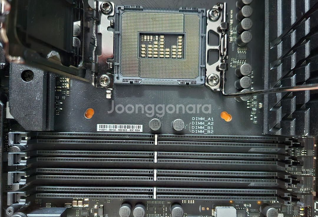 ASUS ROG Maximus Z690 HERO--2