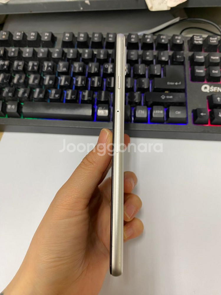 SK 갤럭시A8스타 화이트 외관깔끔 64GB--6