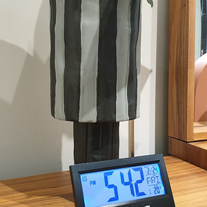 단돈 만원에 이런 신기한 LCD 탁상 시계를?