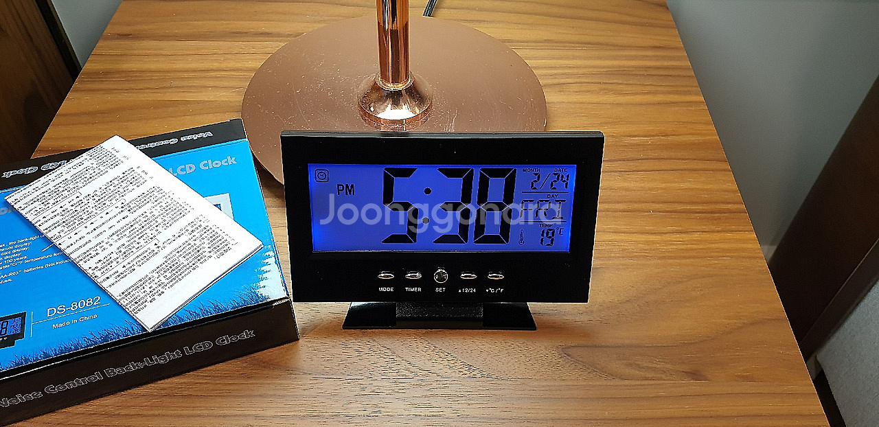단돈 만원에 이런 신기한 LCD 탁상 시계를?--1