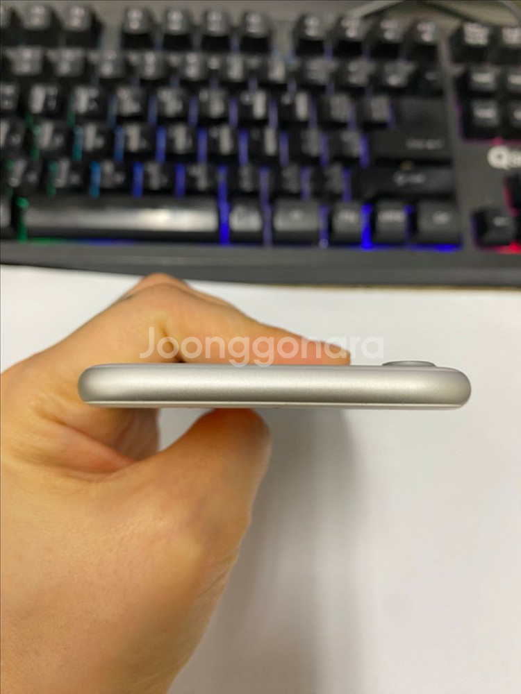 아이폰7 실버 SS급 32GB 무잔상 대량가능--3