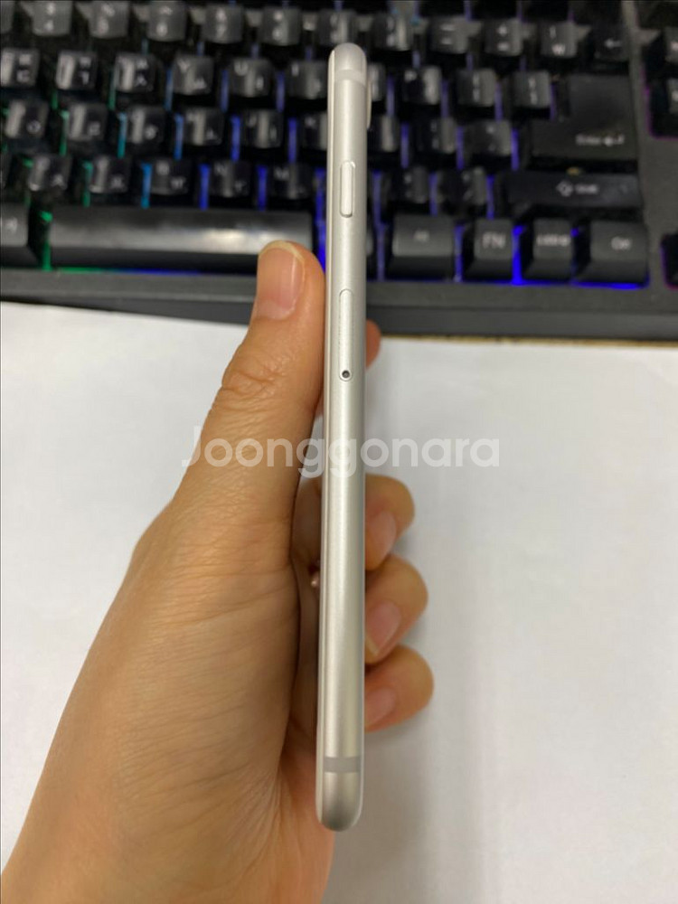 아이폰7 실버 SS급 32GB 무잔상 대량가능--5