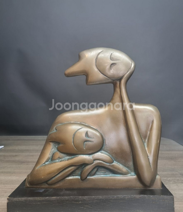 모년상. 브론즈. 한점. 판매합니다. 재질은. 동--0