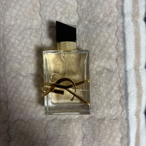 입생로랑 향수 미개봉 리브르 오드 빠르펭 50ml
