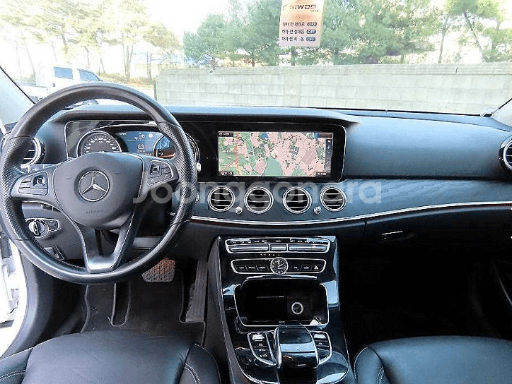 *17년 E-클래스 W213 E220d 아방가르드*--4