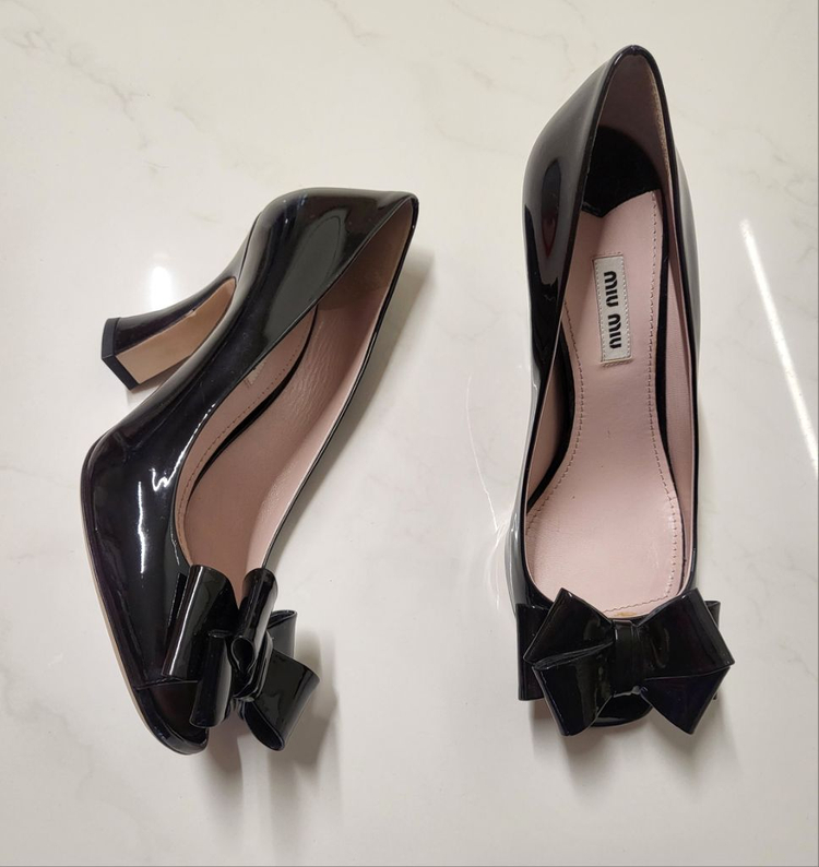 미우미우 miu miu 블랙 보우 펌프스--1